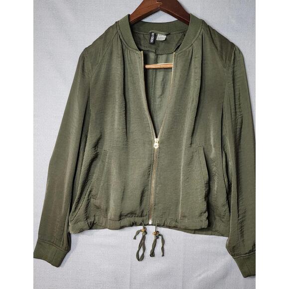Jackets & Blazers - Chic Olive Green Zip-Up Jacket size 10 women's bomber jacket
